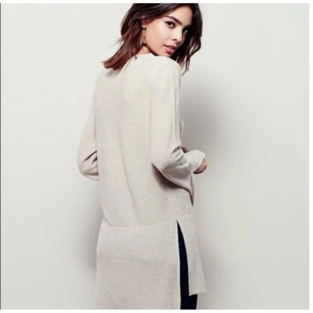 NWT Free People Size LARGE Criss Cross Tunic Sweater V Neck Side Slits Ivory‎